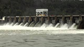 Guntersville Dam releases water [upl. by Natascha]