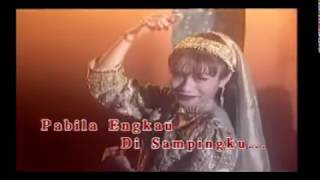 AMELINA amp SHEEDA  Secangkir Madu Merah KARAOKE [upl. by Moazami]