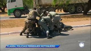 Cidade Alerta acompanha perseguição a motoqueiro em Goiás [upl. by Kalikow]