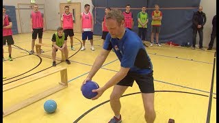 SAT1Reporter macht den Sporttest der Feuerwehr Hamburg [upl. by Adnil]