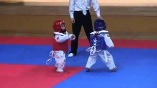 Combat Taekwondo Mignon Enfants [upl. by Bilat]