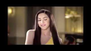 Julia Barretto Does The Palmolive Finger Comb 30s [upl. by Peterson]